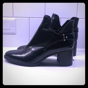 Zara Black patent leather heeled bootie